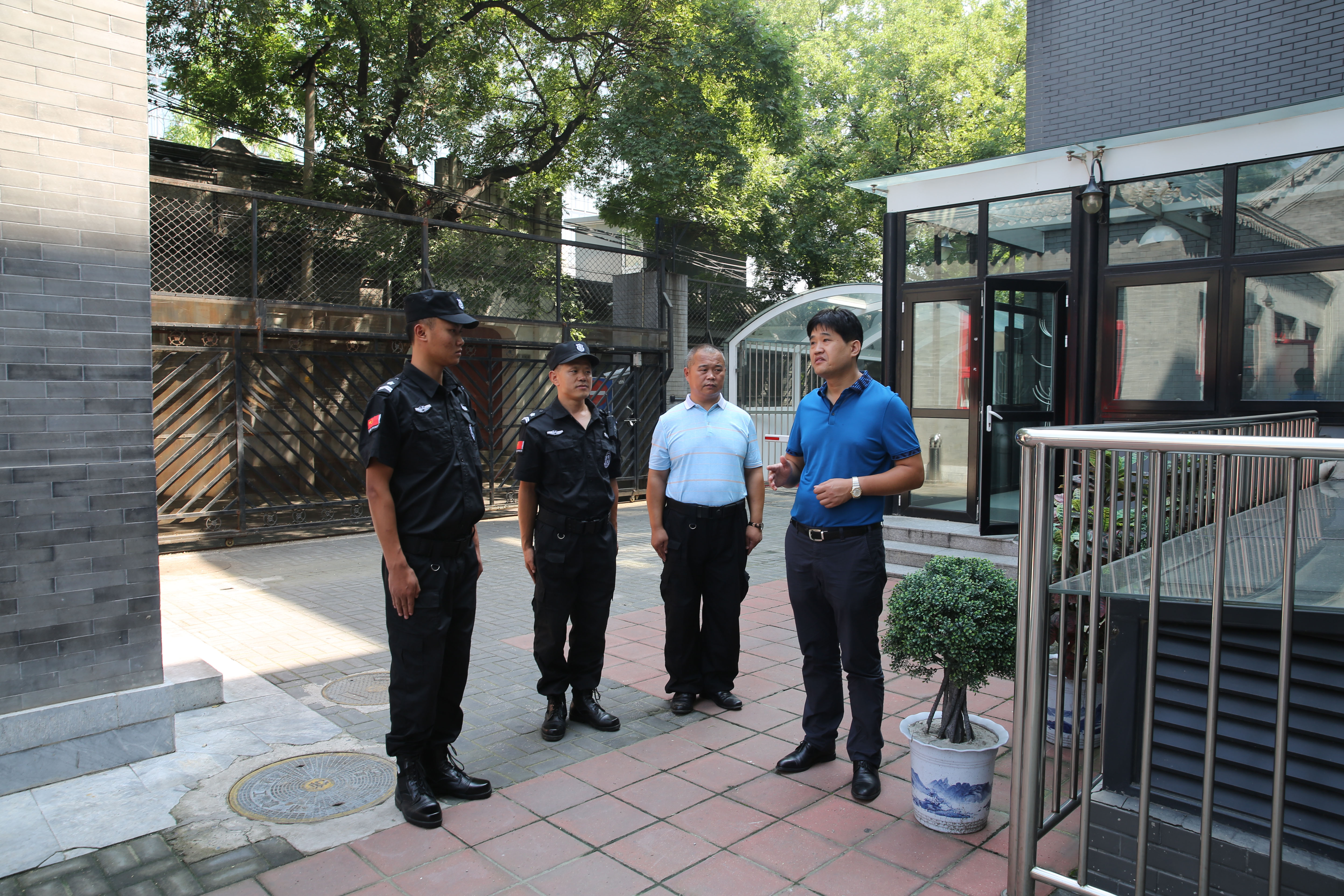 公司领导深入基层执勤点检察指导工作